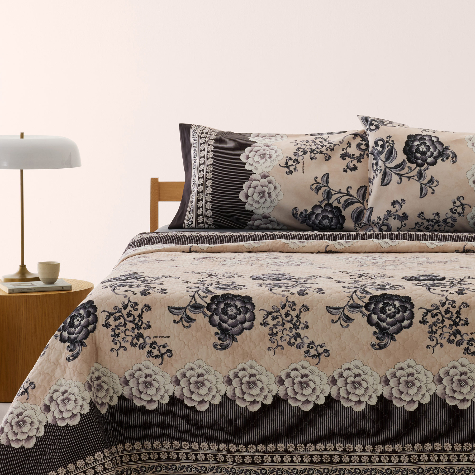 Bassetti Tagesdecke PARAGGI | 20 Elfenbein-Schwarz