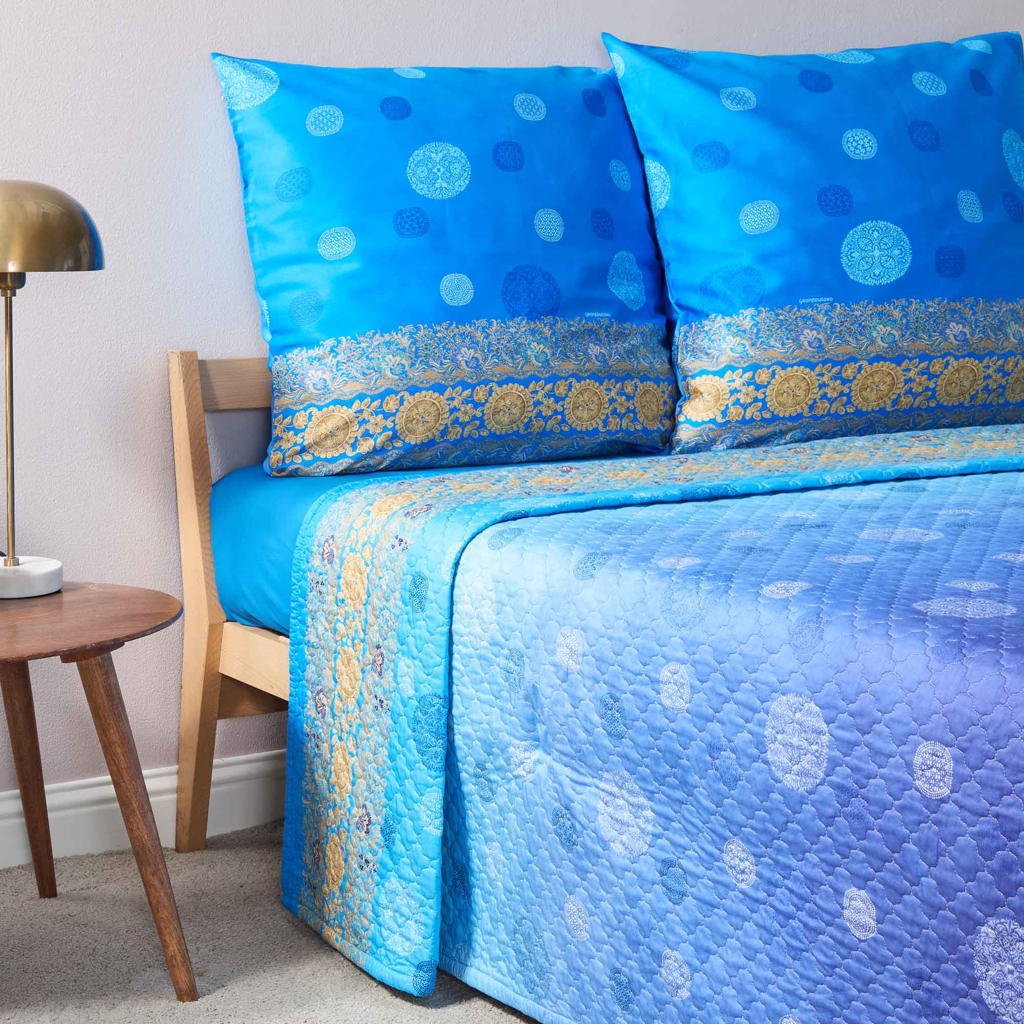 Bassetti Tagesdecke PALLAVICINO | C1 Azurblau